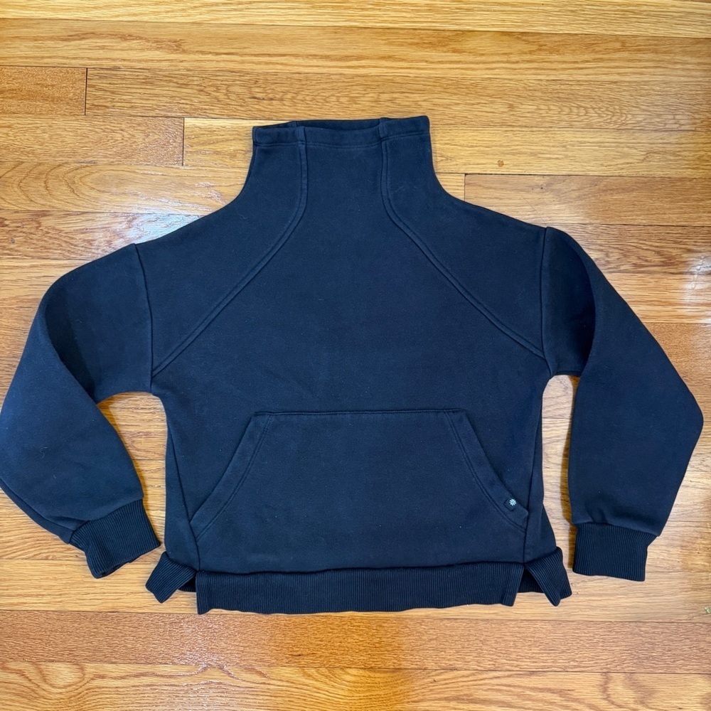Athleta Girl Cozy Karma Sweatshirt Pullover Turtle Neck in Black - Size M/8-10